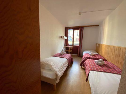 Le Nabias 1450 Hotel Genos Luaran gambar